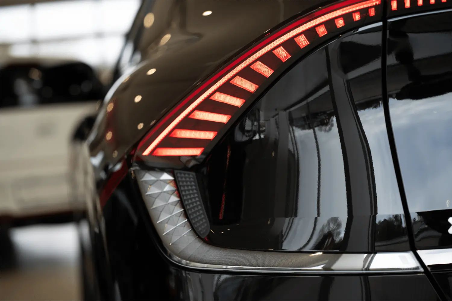 Vi installerer permanent baglys - Jørgen Hansen Biler A/S