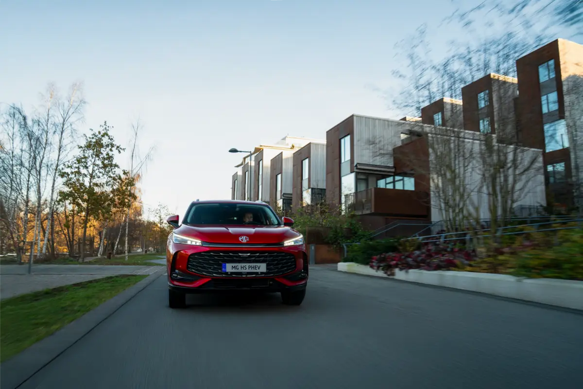 MG HS PHEV - SUV med plug-in teknologi - Jørgen Hansen Biler MG HS Plug-in Hybrid – SUV med el-rækkevidde og stærk ydeevne. Perfekt kombination af komfort og effektivitet. Prøv den i dag! MG HS PHEV - SUV med plug-in teknologi - Jørgen Hansen Biler MG HS Plug-in Hybrid – SUV med el-rækkevidde og stærk ydeevne. Perfekt kombination af komfort og effektivitet. Prøv den i dag!