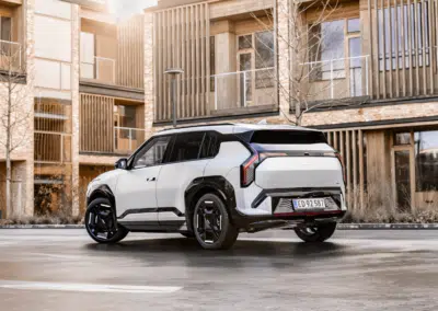 Vi installerer permanent baglys - Jørgen Hansen Biler A/S