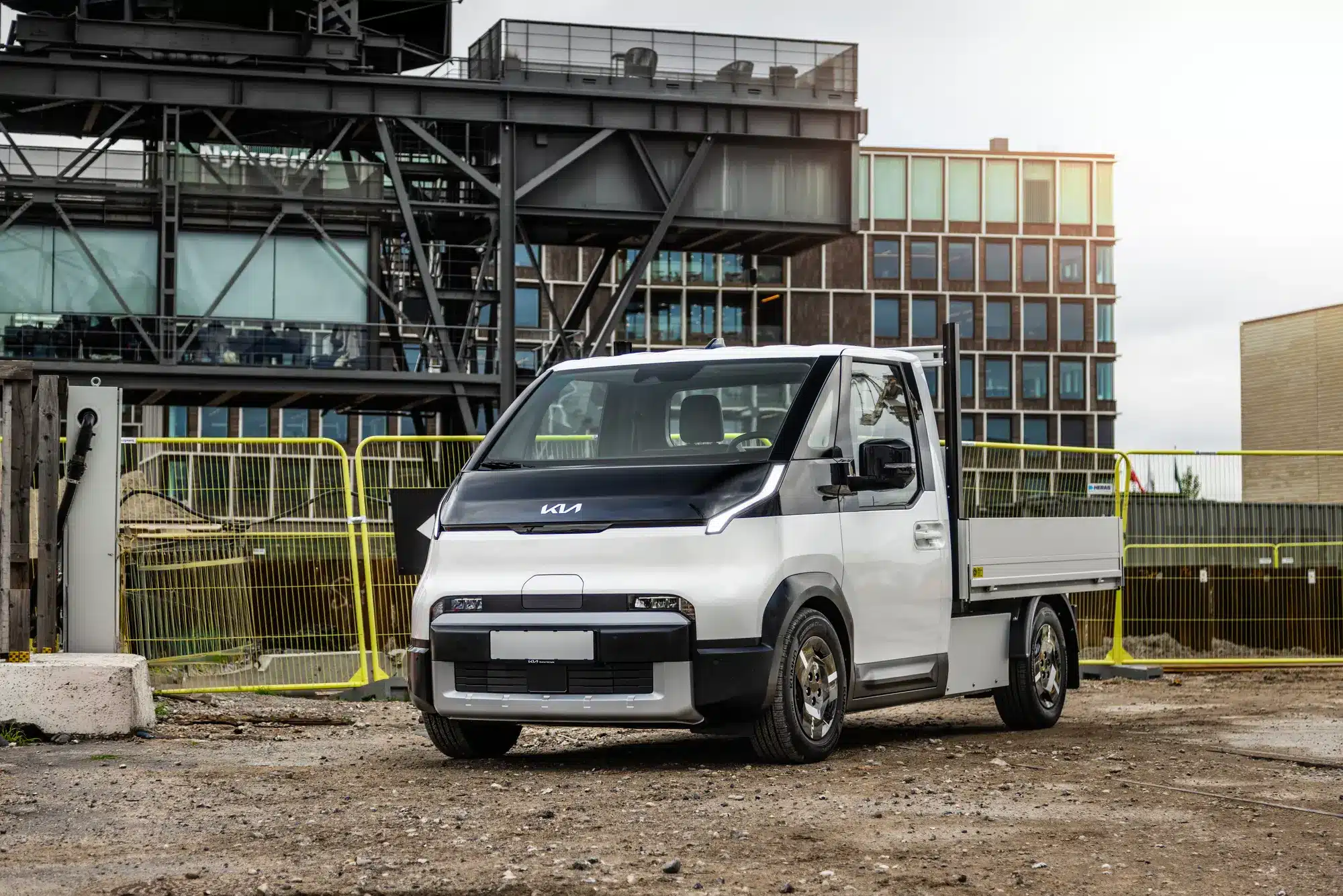Kia PV5 Chassis Cab - Jørgen Hansen Biler