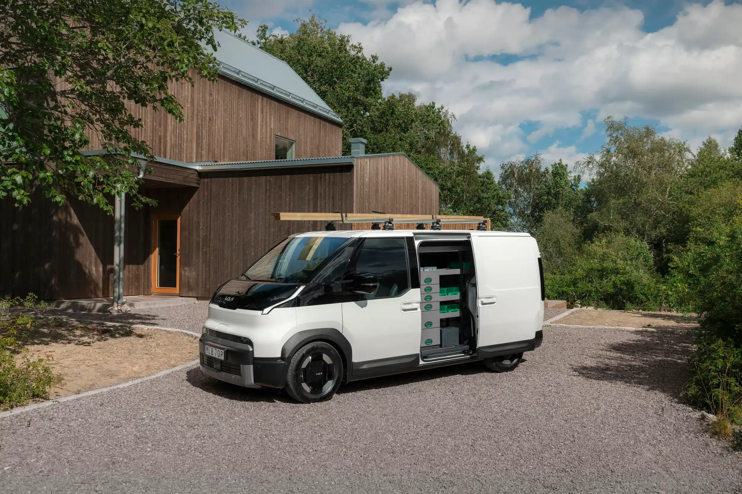 Kia PV5 Cargo udvides med nyt 43,3 kWh Economy Range batteri