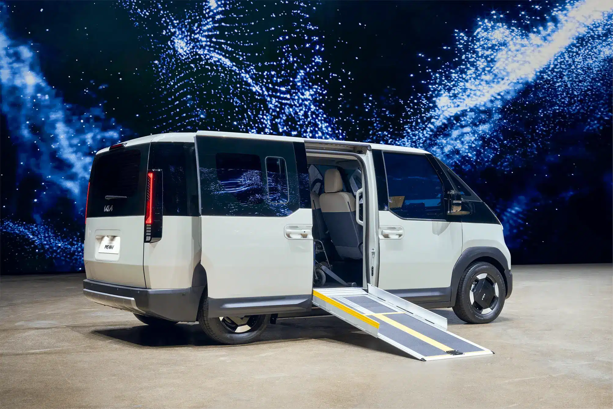 Kia PV5 Passenger - Stor elektrisk MPV - Jørgen Hansen Biler